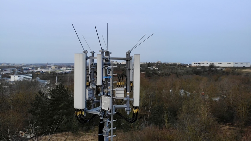Sendemast in einer Landschaft Sendemast in einer Landschaft