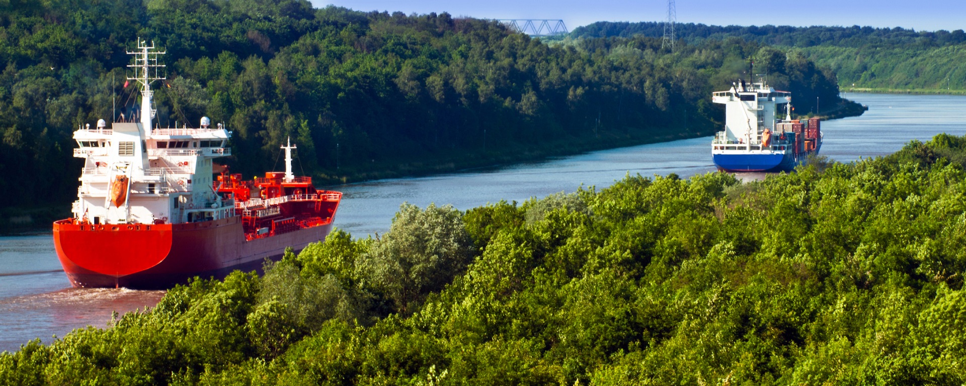 Der BVWP sieht unter anderem eine Vertiefung des Nord-Ostsee-Kanals vor. (Quelle: Adobe Stock / PhotoSG) Der BVWP sieht unter anderem eine Vertiefung des Nord-Ostsee-Kanals vor. (Quelle: Adobe Stock / PhotoSG)