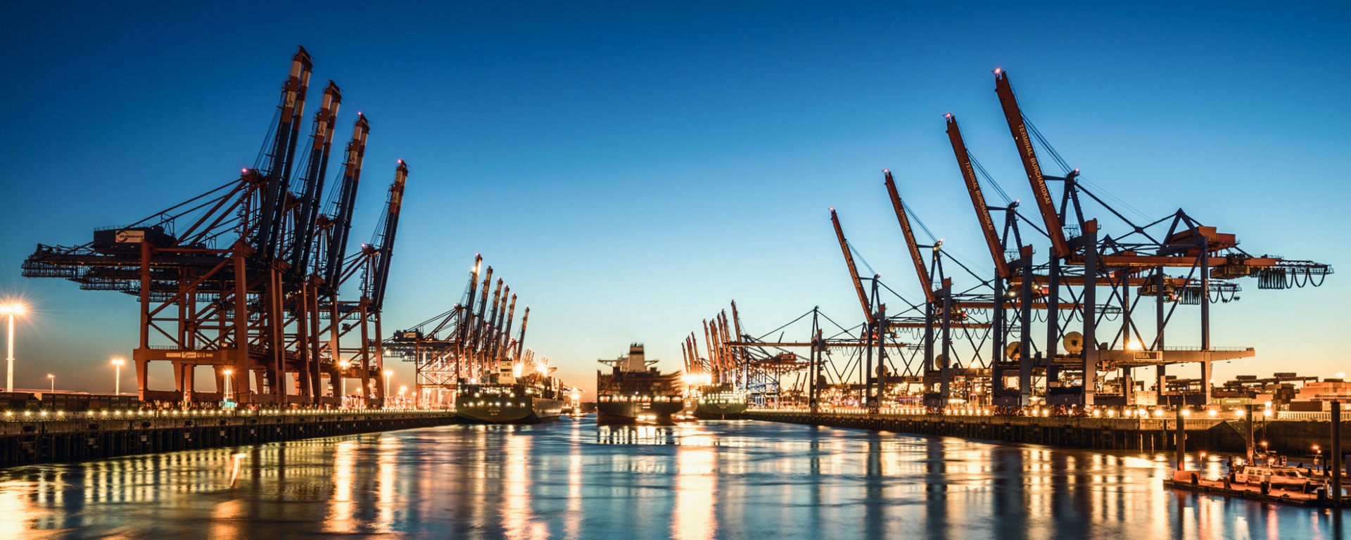 Der Hamburger Containerhafen ist der drittgrößte Containerhafen Europas. (Quelle: Adobe Stock / davis) Der Hamburger Containerhafen ist der drittgrößte Containerhafen Europas. (Quelle: Adobe Stock / davis)